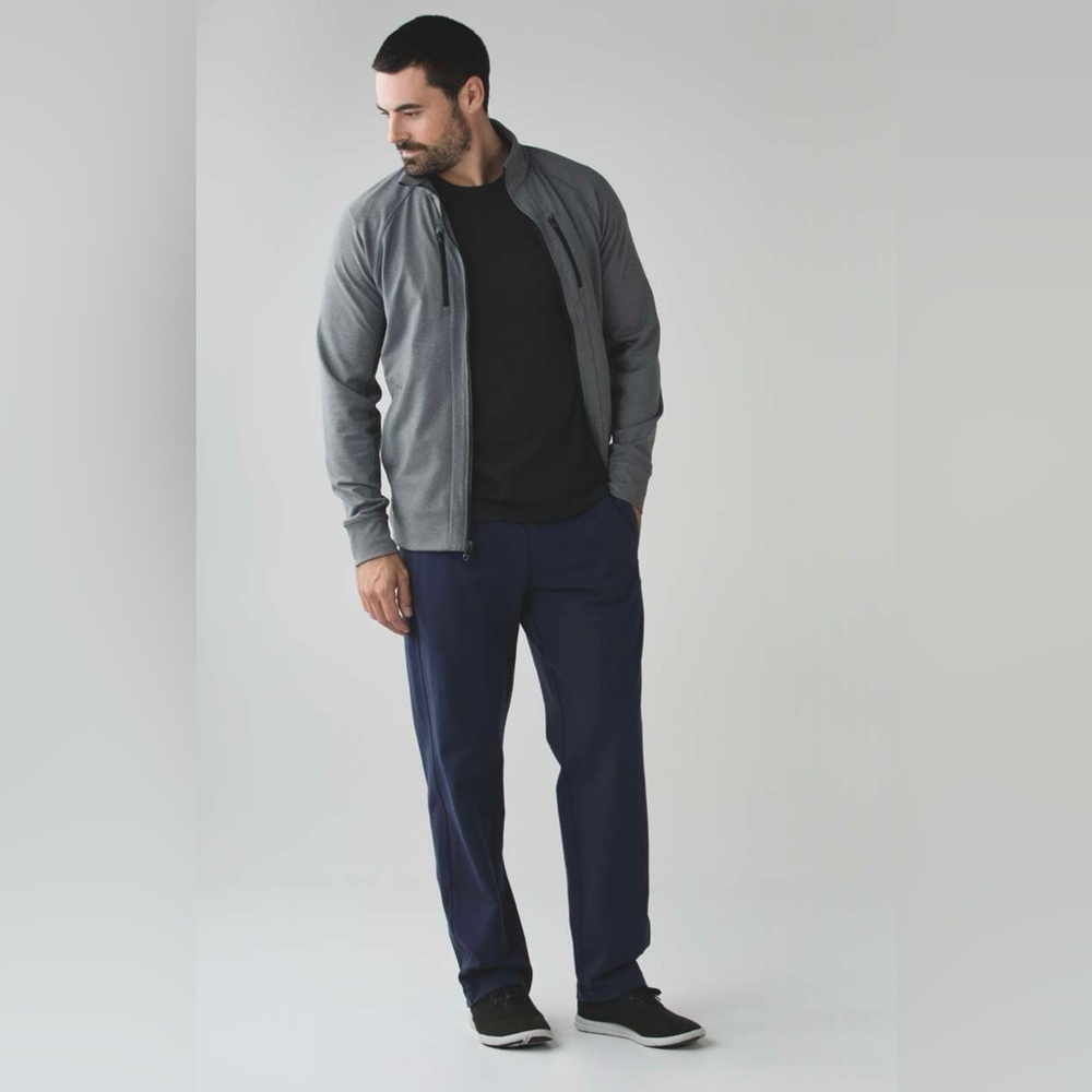 Lululemon mens Kung Fu Pant in deep navy size medium